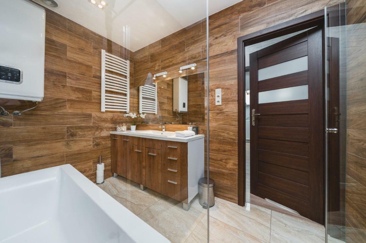Deluxe Apartments Krakow Brzozowa By Noclegi Renters Exterior photo